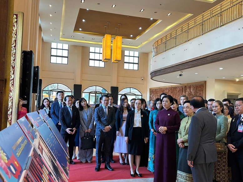 Khai mạc Tuần Phim Việt Nam và Triển lãm Ảnh Quan hệ Việt Nam - Lào- Ảnh 2. Khai mạc Tuần Phim Việt Nam và Triển lãm Ảnh Quan hệ Việt Nam - Lào- Ảnh 2.
