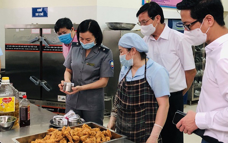 Tăng cường kiểm tra đột xuất về an toàn thực phẩm dịp Tết sắp tới