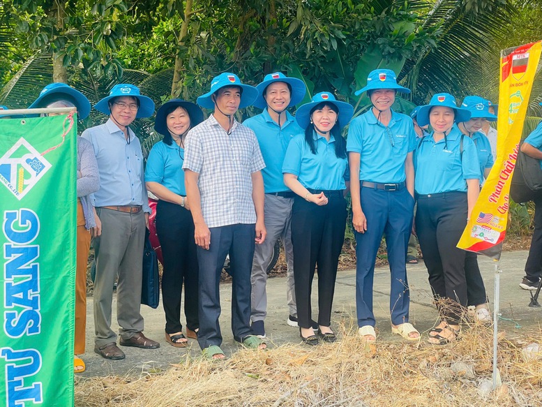 Canh tác lúa xanh với 'bón phân đúng': Từ chủ trương đến thực hành trên đồng ruộng- Ảnh 3.