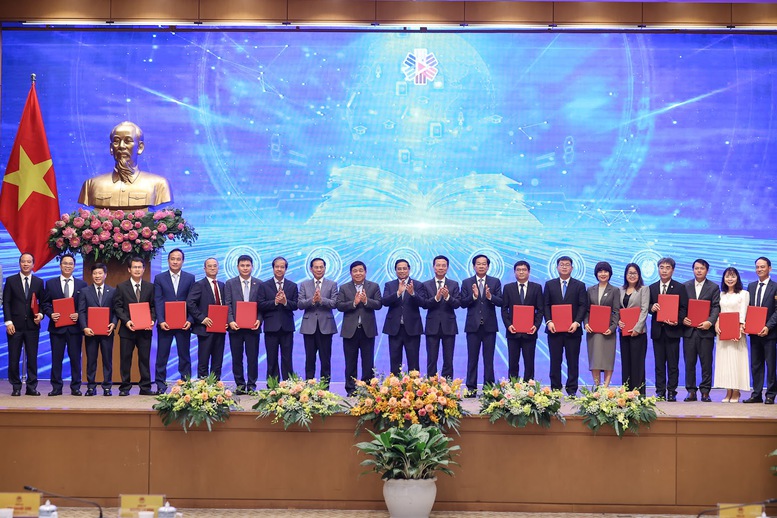 TỔNG THUẬT: Thủ tướng Phạm Minh Chính chủ trì Diễn đàn quốc gia phát triển Kinh tế số và xã hội số lần thứ 3- Ảnh 25.