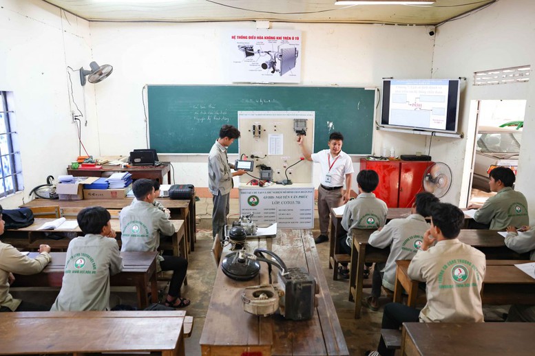 Trung học nghề: 'Lộ trình mở' cho phân luồng và phát triển nguồn nhân lực chất lượng cao- Ảnh 2. Trung học nghề: 'Lộ trình mở' cho phân luồng và phát triển nguồn nhân lực chất lượng cao- Ảnh 2.