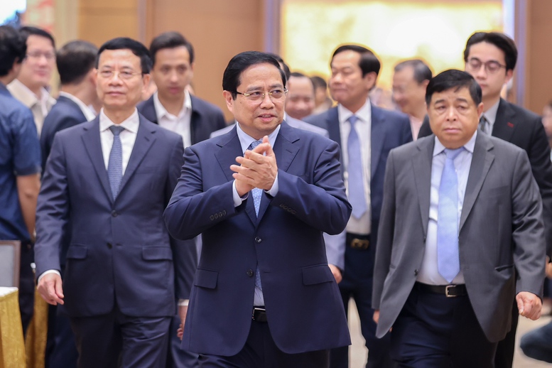 Thủ tướng: Sớm hình thành các "tổ hợp công nghiệp kỹ thuật số" quy mô lớn- Ảnh 1.