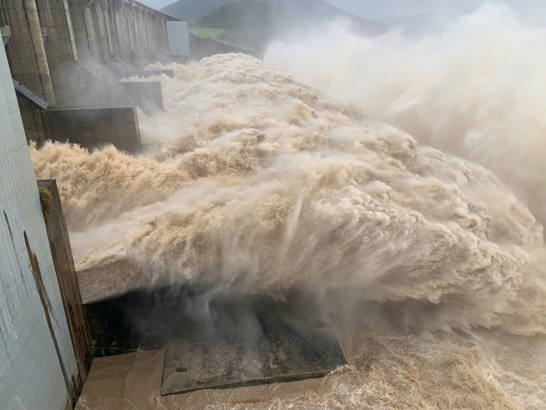 Bộ Công an điều tra quy trình xả lũ của Thủy điện sông Ba Hạ- Ảnh 1.