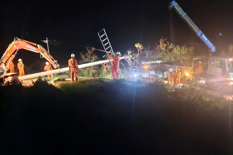 Khôi phục điện sau bão số 13 tại Gia Lai: Cuộc chạy đua với 3 kỷ lục- Ảnh 4.