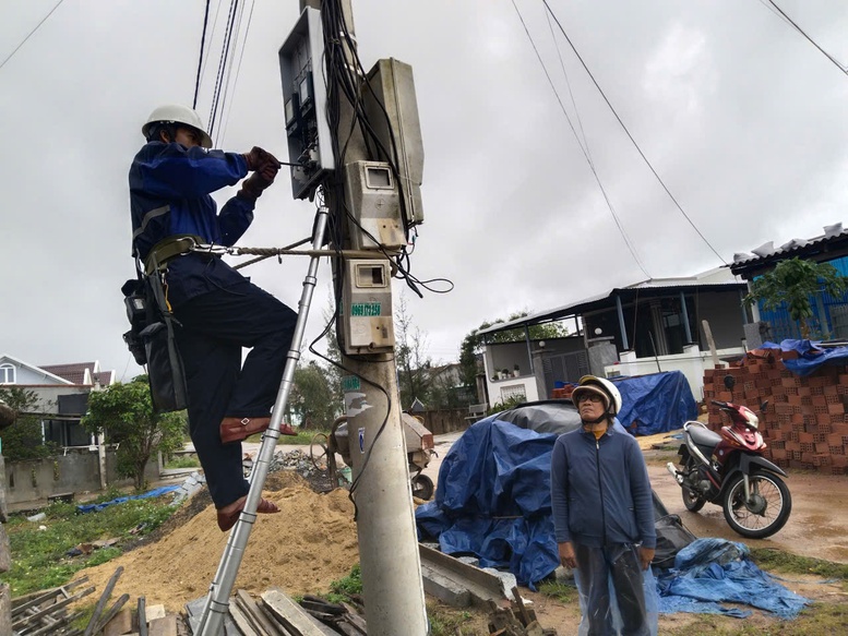 Khôi phục điện sau bão số 13 tại Gia Lai: Cuộc chạy đua với 3 kỷ lục- Ảnh 5.