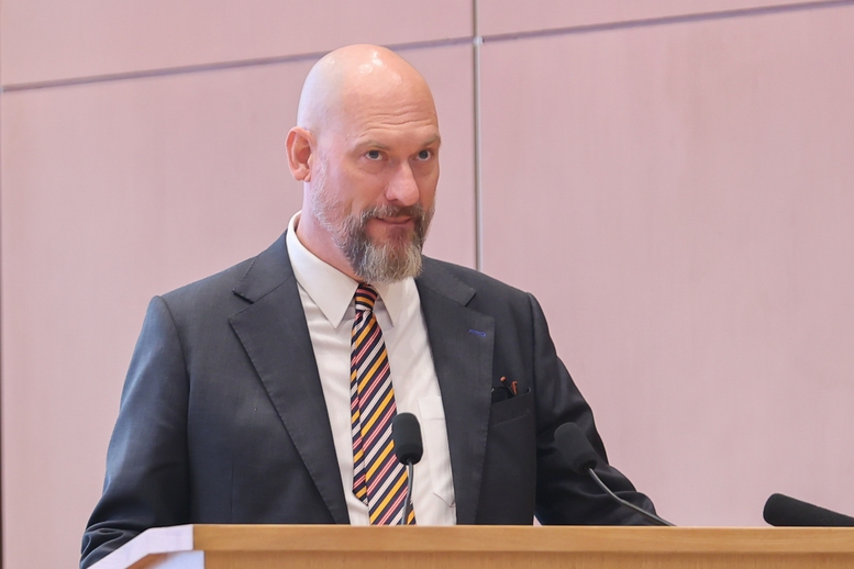 Thủ tướng: Sự ổn định và triển vọng của Việt Nam là "chiếc mỏ neo" an toàn nhất, là "tài sản được định giá cao nhất" với nhà đầu tư- Ảnh 15.