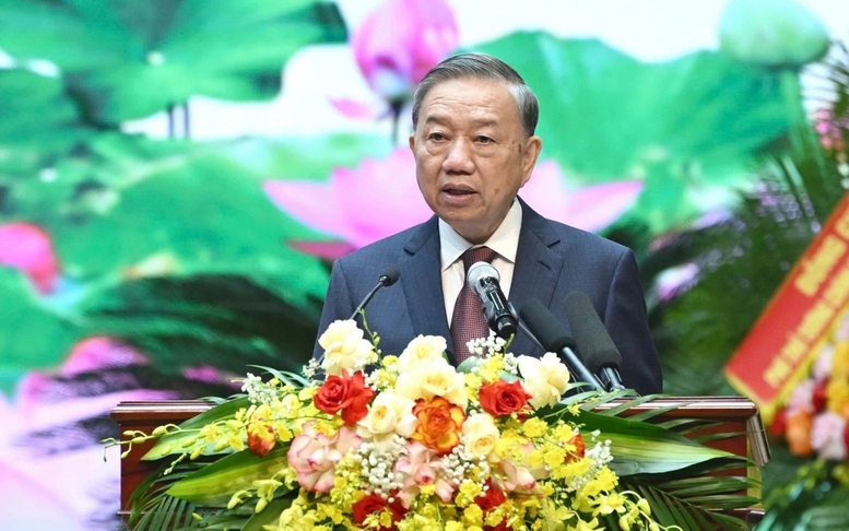 QUÂN ĐỘI NHÂN DÂN VỮNG BƯỚC DƯỚI CỜ ĐẢNG QUANG VINH