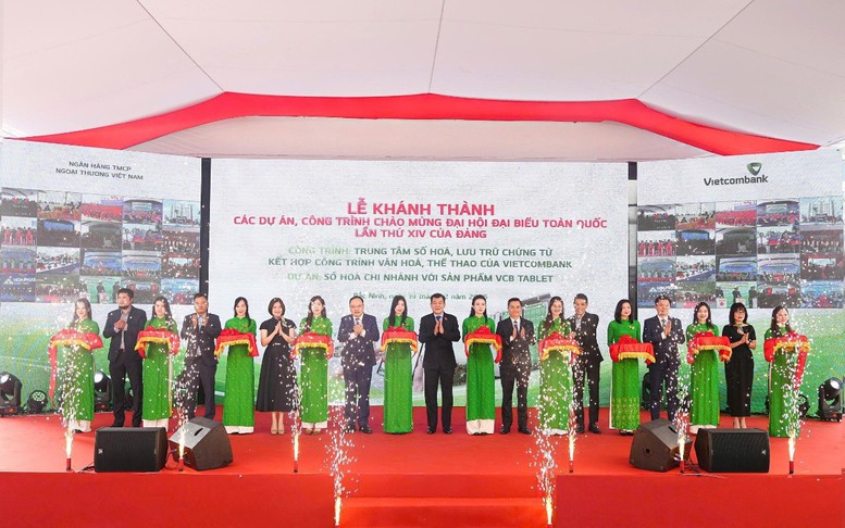 Vietcombank khánh thành 2 công trình chào mừng Đại hội XIV của Đảng