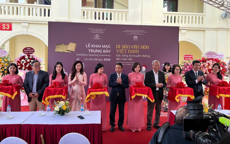 Khai mạc Trưng bày ‘Di sản văn hóa Việt Nam - Sức sống từ truyền thống đến hiện đại’