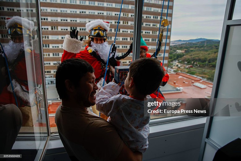 Thế giới rộn ràng chờ đón Giáng sinh 2025- Ảnh 11.