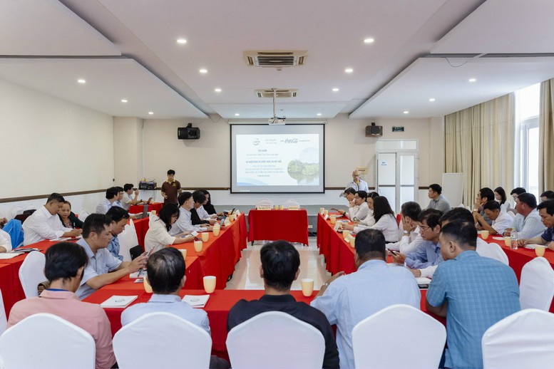 Quỹ Coca-Cola và IUCN chung tay bảo vệ vùng ven biển Đồng bằng sông Cửu Long- Ảnh 1.