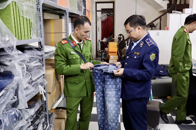 Hà Nội: Xu hướng kinh doanh hàng giả, hàng nhái trên thương mại điện tử đang tăng nhanh - Ảnh 1.