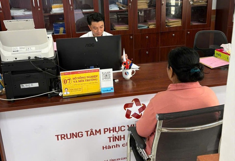 Cải cách hành chính ở An Giang: Hơn 70% hồ sơ đất đai được giải quyết trực tuyến- Ảnh 2. Cải cách hành chính ở An Giang: Hơn 70% hồ sơ đất đai được giải quyết trực tuyến- Ảnh 2.