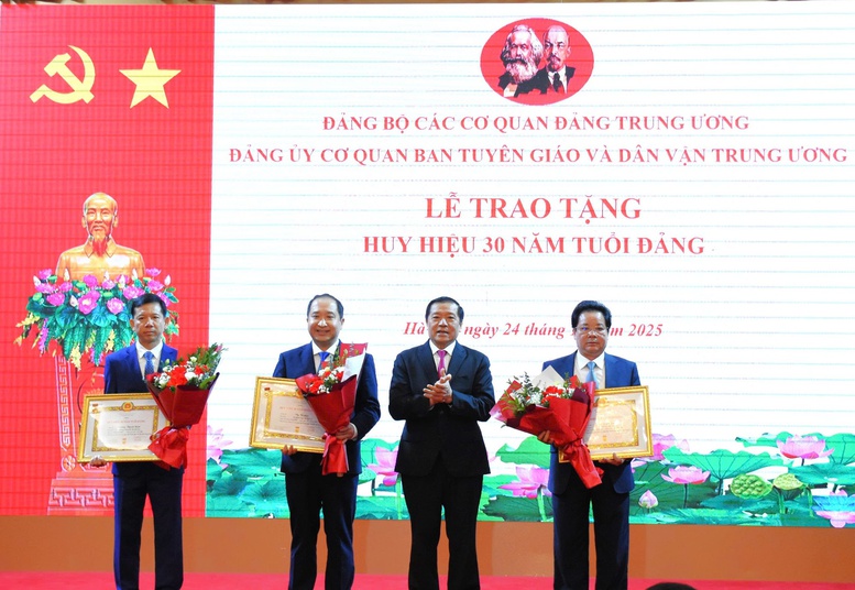 Tăng cường công tác tuyên truyền trước, trong và sau Đại hội XIV của Đảng- Ảnh 3.