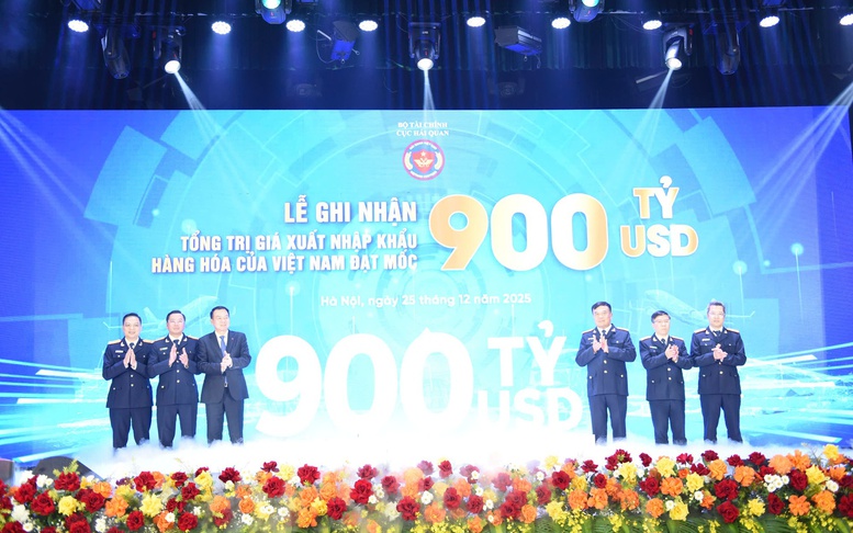 Hải quan tạo thuận lợi thương mại, góp phần đưa xuất nhập khẩu cán mốc 900 tỷ USD