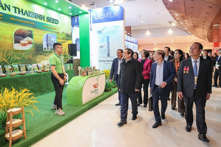 Thủ tướng Phạm Minh Chính kiểm tra công tác chuẩn bị Đại hội Thi đua yêu nước toàn quốc lần thứ XI- Ảnh 6.