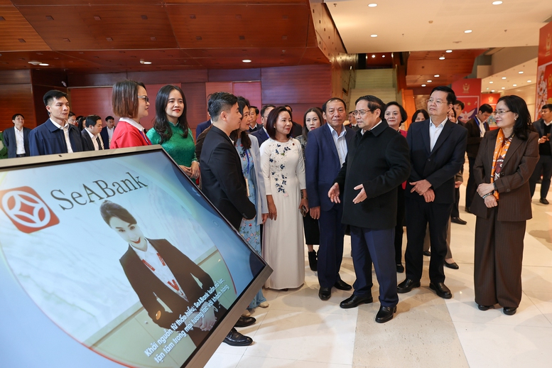 Thủ tướng Phạm Minh Chính kiểm tra công tác chuẩn bị Đại hội Thi đua yêu nước toàn quốc lần thứ XI- Ảnh 7.