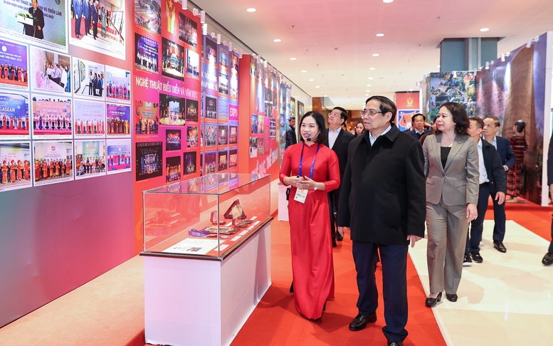 Thủ tướng Phạm Minh Chính kiểm tra công tác chuẩn bị Đại hội Thi đua yêu nước toàn quốc lần thứ XI