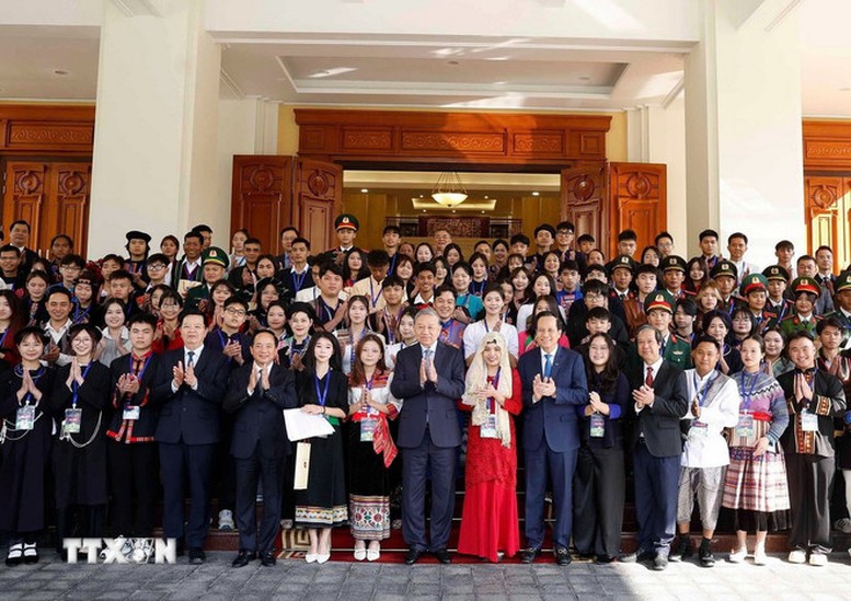 Tổng Bí thư Tô Lâm gặp mặt học sinh, sinh viên, thanh niên dân tộc thiểu số tiêu biểu- Ảnh 3.