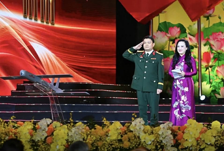 Từ phòng thí nghiệm công nghệ cao đến xưởng cơ khí làng quê: Những ngọn lửa thi đua lan tỏa- Ảnh 1.