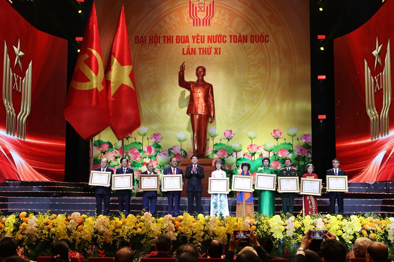 Lãnh đạo Đảng, Nhà nước trao danh hiệu Anh hùng tặng các tập thể, cá nhân- Ảnh 3.