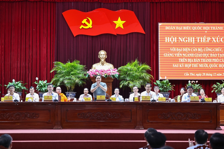 Thủ tướng: Dự kiến đầu tư gần 700 nghìn tỷ đồng cho y tế và giáo dục trong 10 năm tới- Ảnh 2.