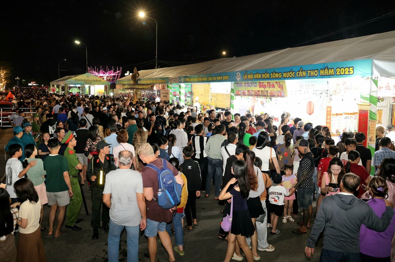 Cần Thơ rực rỡ 'Sắc màu sông nước'- Ảnh 2.