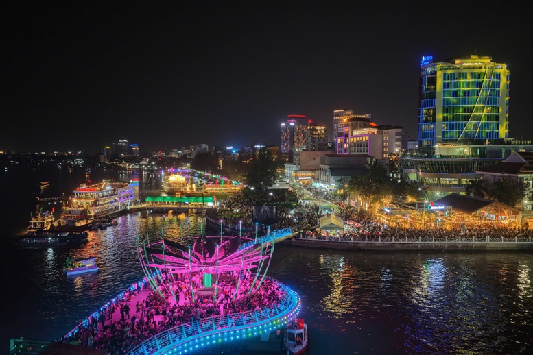 Cần Thơ rực rỡ 'Sắc màu sông nước'- Ảnh 1.