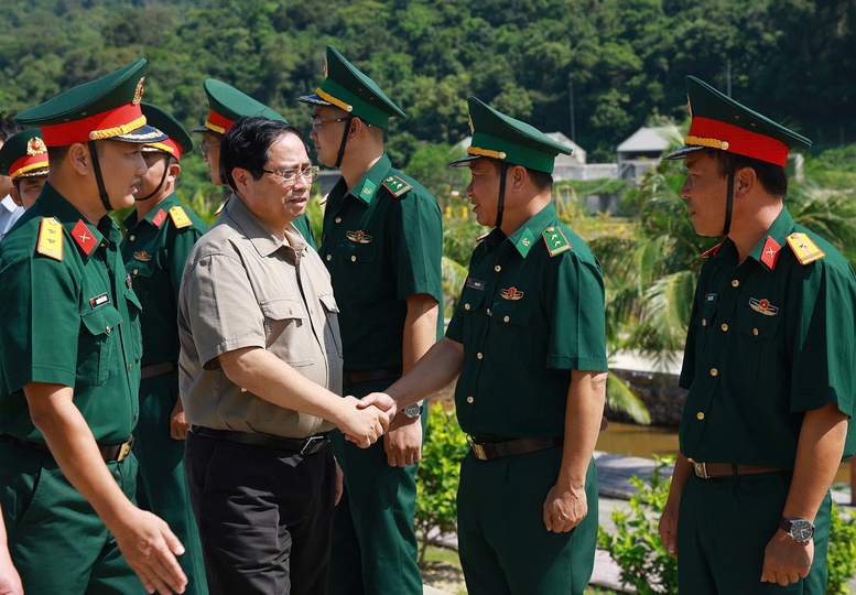 Thủ tướng kiểm tra, đôn đốc một số dự án hạ tầng chiến lược tại Cà Mau- Ảnh 7.