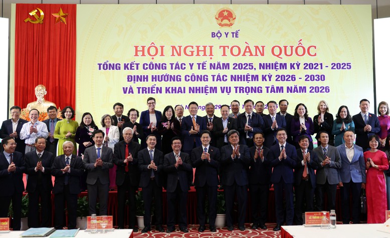 Phó Thủ tướng Lê Thành Long: Cần triển khai hiệu quả các cơ chế, chính sách đặc biệt tạo đột phá cho ngành Y tế- Ảnh 4.