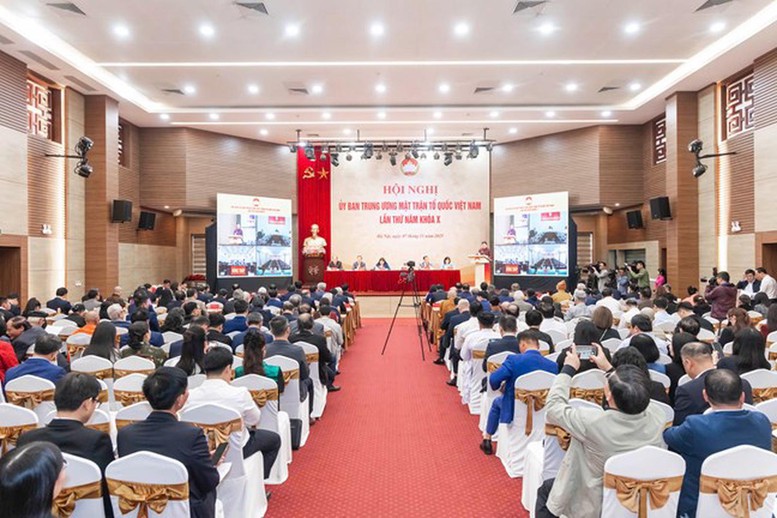 Trên 527.000 ý kiến góp ý vào dự thảo Văn kiện Đại hội XIV qua hệ thống Mặt trận- Ảnh 5. Trên 527.000 ý kiến góp ý vào dự thảo Văn kiện Đại hội XIV qua hệ thống Mặt trận- Ảnh 5.