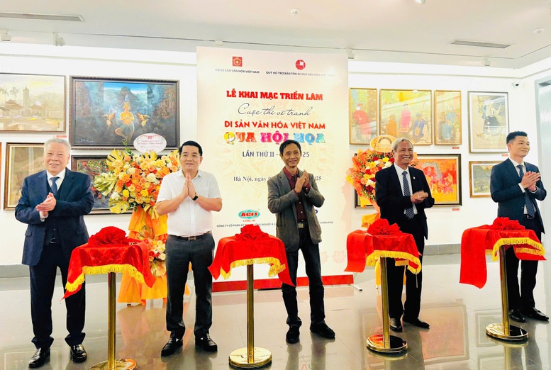 Khai mạc Triển lãm cuộc thi vẽ tranh 'Di sản văn hóa Việt Nam qua hội họa' lần thứ II năm 2025- Ảnh 2.