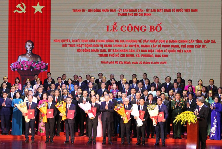 Cách mạng tinh gọn bộ máy, vận hành chính quyền địa phương hai cấp: Dấu ấn cải cách lịch sử- Ảnh 3.