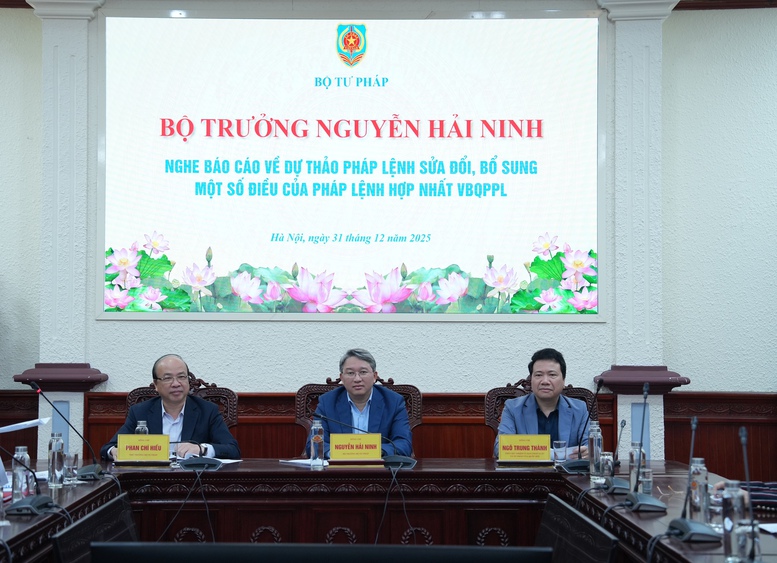 Mọi hoạt động áp dụng pháp luật đều căn cứ vào văn bản hợp nhất- Ảnh 1. Mọi hoạt động áp dụng pháp luật đều căn cứ vào văn bản hợp nhất- Ảnh 1.