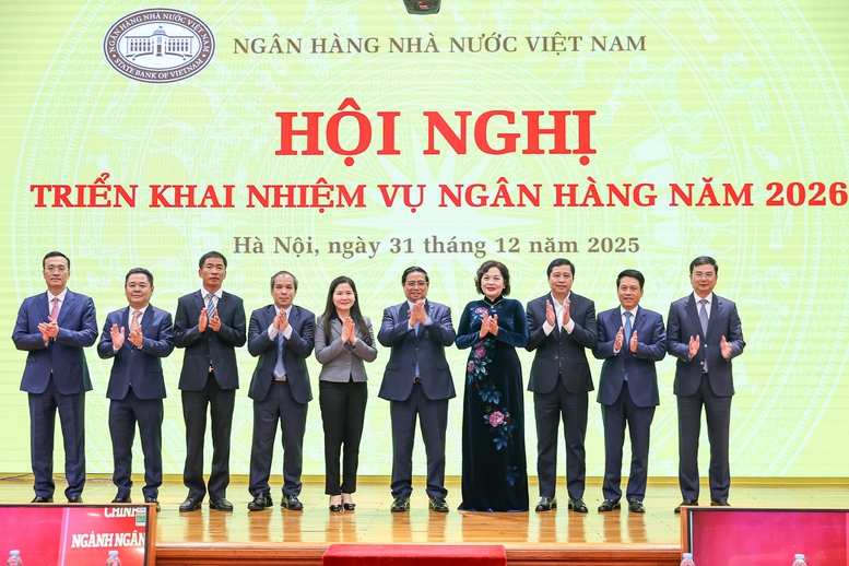 Thủ tướng: Mọi hoạt động của ngân hàng phải đổi mới, phải đột phá nhưng nhất quán mục tiêu- Ảnh 9. Thủ tướng: Mọi hoạt động của ngân hàng phải đổi mới, phải đột phá nhưng nhất quán mục tiêu- Ảnh 9.