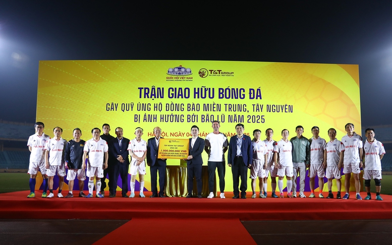 FC Đại biểu Quốc hội giao hữu cùng FC T&T Group, quyên góp hơn 1 tỷ đồng ủng hộ đồng bào vùng lũ