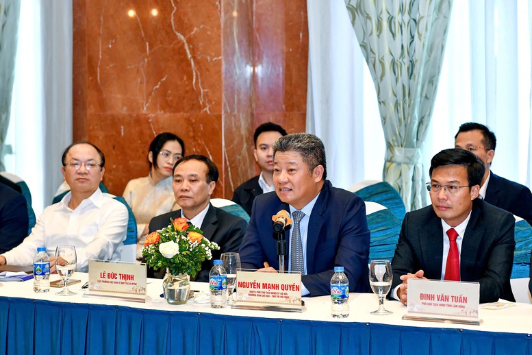 Hành trình kết nối tinh hoa làng nghề tại Festival Bảo tồn và Phát triển Làng nghề quốc tế 2025- Ảnh 1. Hành trình kết nối tinh hoa làng nghề tại Festival Bảo tồn và Phát triển Làng nghề quốc tế 2025- Ảnh 1.