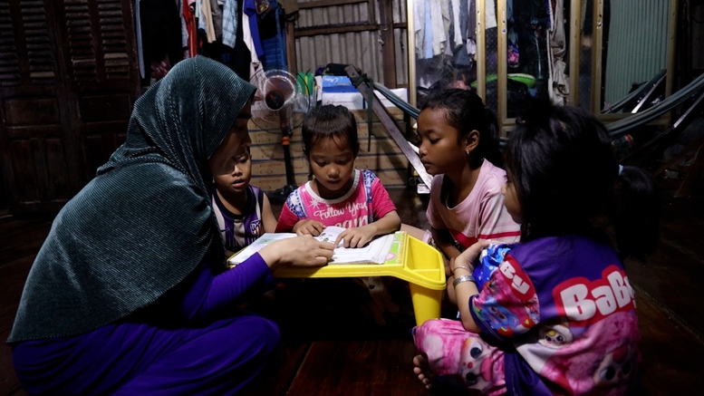 Hành trình bền bỉ của những người thắp chữ vùng cao- Ảnh 1. Hành trình bền bỉ của những người thắp chữ vùng cao- Ảnh 1.