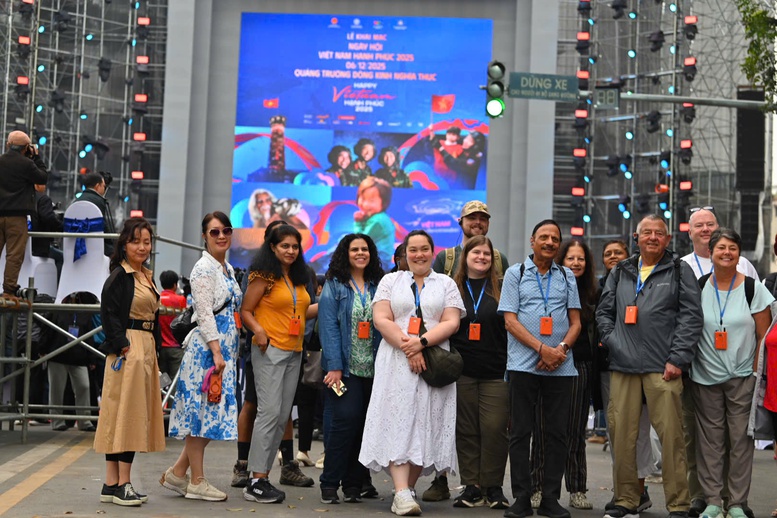 Khai mạc 'Ngày hội Việt Nam hạnh phúc 2025'- Ảnh 3. Khai mạc 'Ngày hội Việt Nam hạnh phúc 2025'- Ảnh 3.