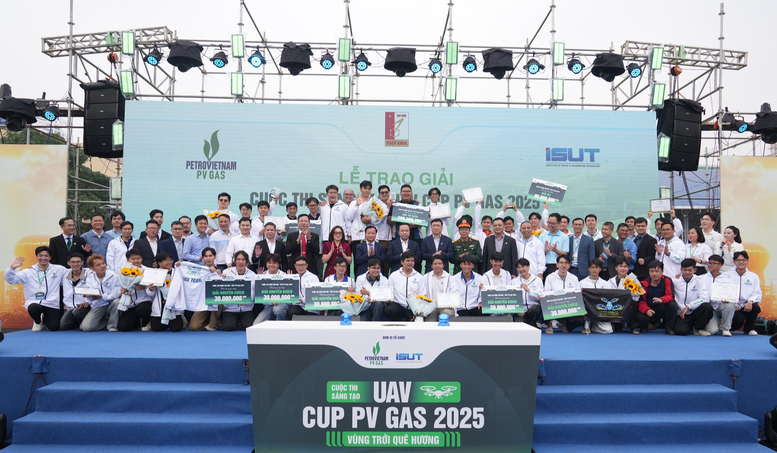Chung kết UAV Cup 2025: Bùng nổ sáng tạo, tỏa sáng tài năng trẻ- Ảnh 4. Chung kết UAV Cup 2025: Bùng nổ sáng tạo, tỏa sáng tài năng trẻ- Ảnh 4.