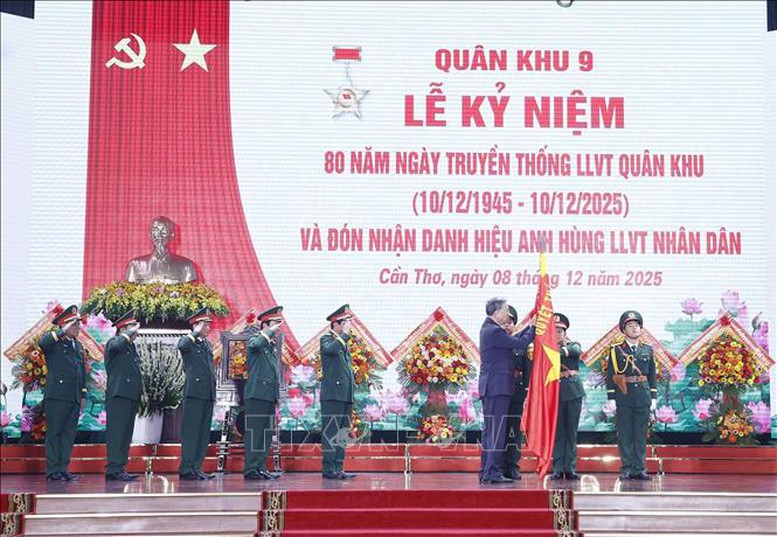 Tổng Bí thư Tô Lâm: Tập trung xây dựng lực lượng vũ trang Quân khu 9 cách mạng, chính quy, tinh nhuệ, hiện đại