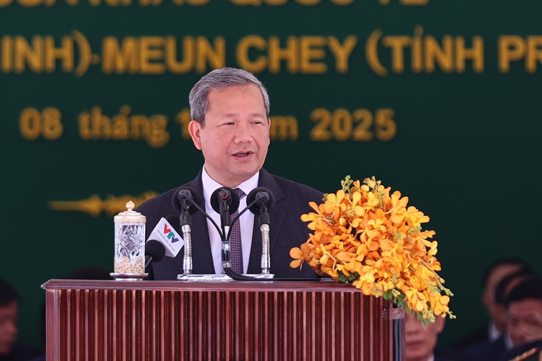 Thủ tướng Phạm Minh Chính cùng Thủ tướng Campuchia khai trương cặp cửa khẩu quốc tế mới- Ảnh 7. Thủ tướng Phạm Minh Chính cùng Thủ tướng Campuchia khai trương cặp cửa khẩu quốc tế mới- Ảnh 7.