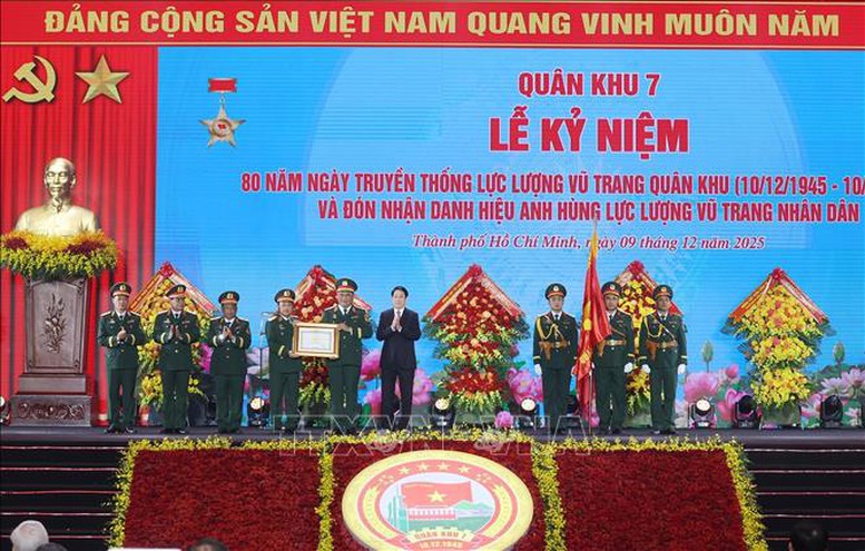 Chủ tịch nước Lương Cường dự Lễ kỷ niệm 80 năm Ngày truyền thống Quân khu 7
