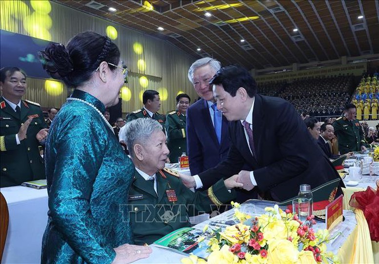 Chủ tịch nước Lương Cường dự Lễ kỷ niệm 80 năm Ngày truyền thống Quân khu 7- Ảnh 4. Chủ tịch nước Lương Cường dự Lễ kỷ niệm 80 năm Ngày truyền thống Quân khu 7- Ảnh 4.