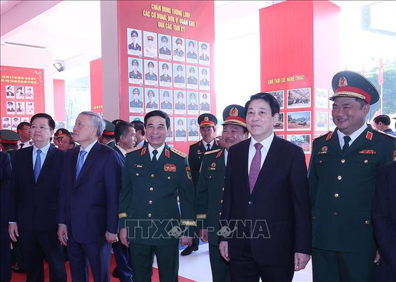 Chủ tịch nước Lương Cường dự Lễ kỷ niệm 80 năm Ngày truyền thống Quân khu 7- Ảnh 7. Chủ tịch nước Lương Cường dự Lễ kỷ niệm 80 năm Ngày truyền thống Quân khu 7- Ảnh 7.