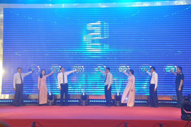 Cần Thơ phát động Tuần lễ Khoa học, Công nghệ, Đổi mới sáng tạo và Chuyển đổi số 2025- Ảnh 1. Cần Thơ phát động Tuần lễ Khoa học, Công nghệ, Đổi mới sáng tạo và Chuyển đổi số 2025- Ảnh 1.