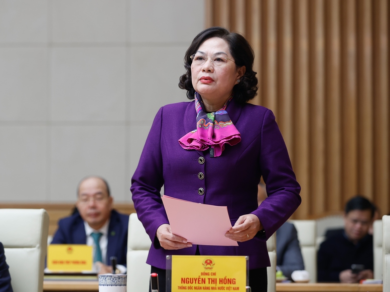 Governor of the State Bank of Vietnam Nguyen Thi Hong speaks at the Conference