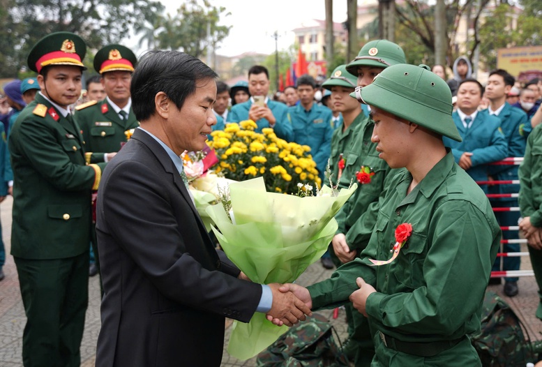 Trang trọng lễ giao nhận quân trên địa bàn Quân khu 4- Ảnh 3.