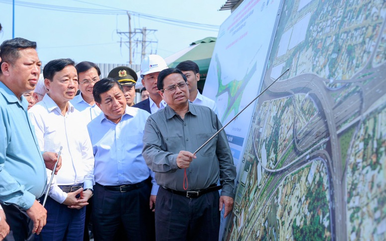 Thủ tướng dự lễ khởi công, kiểm tra các công trình, dự án quan trọng quốc gia, trọng điểm ngành giao thông vận tải