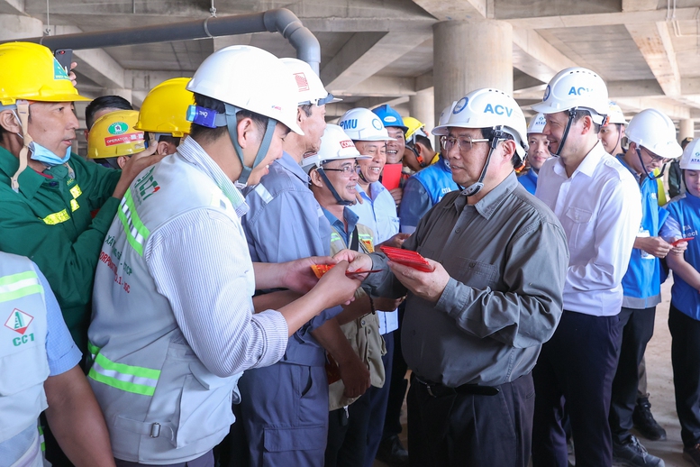 Thủ tướng dự lễ khởi công, kiểm tra các công trình, dự án quan trọng quốc gia, trọng điểm ngành giao thông vận tải- Ảnh 5.